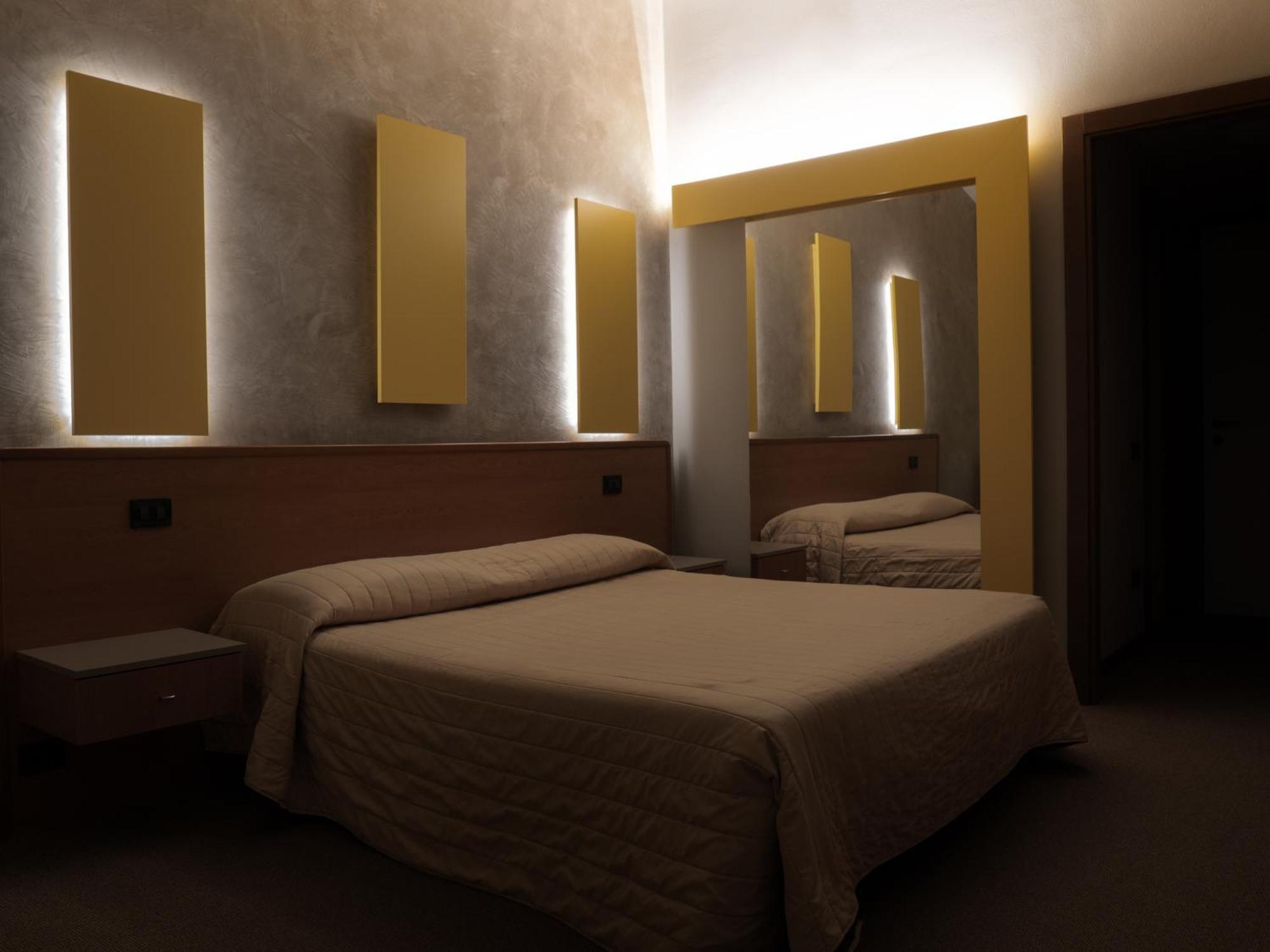 Dealuna Motel Fidenza Esterno foto